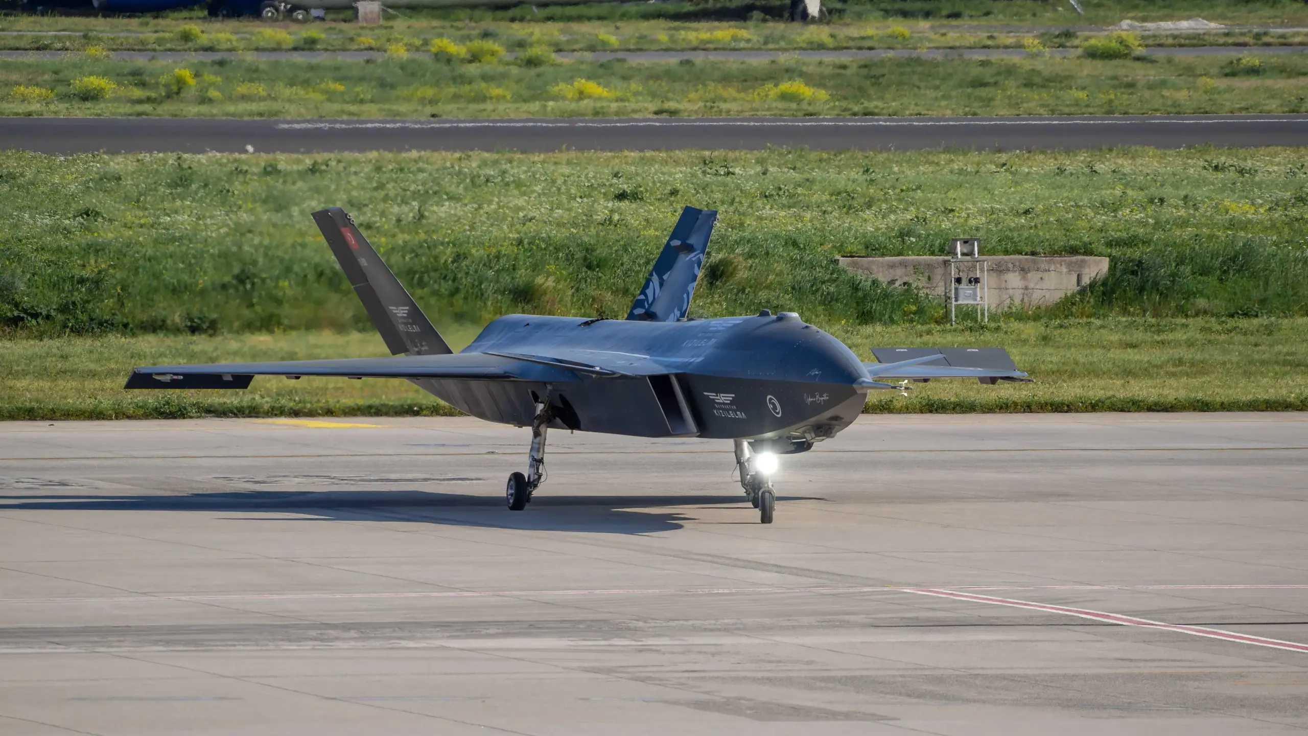 Baykar istehsalı Türkiyə pilotsuz uçuş aparatı